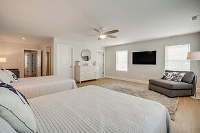 Walk to Beach: Spacious Condo in North Wildwood!