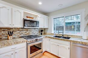 3 Mi to Old Mill District: Family Retreat w/ Yard