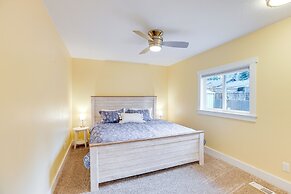 3 Mi to Old Mill District: Family Retreat w/ Yard