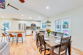 3 Mi to Old Mill District: Family Retreat w/ Yard