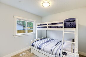 3 Mi to Old Mill District: Family Retreat w/ Yard