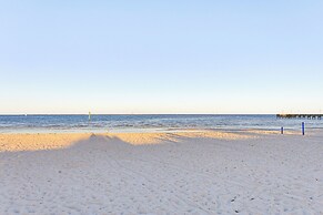 Swim, Fish & Explore: Waterfront Gem in Ruskin