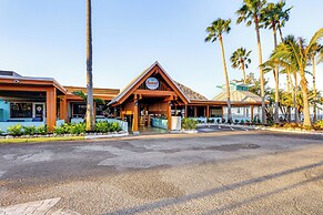 Swim, Fish & Explore: Waterfront Gem in Ruskin