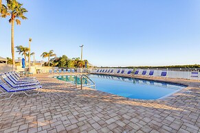 Swim, Fish & Explore: Waterfront Gem in Ruskin