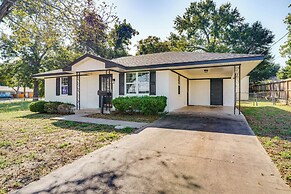 Walk to Town: Home w/ Yard in Brenham!