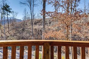 2 Mi to Dtwn Gatlinburg: Mountain Cabin w/ Hot Tub