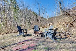2 Mi to Dtwn Gatlinburg: Mountain Cabin w/ Hot Tub