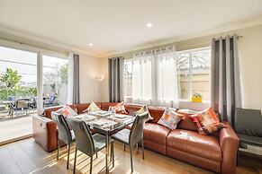 Deck & Yard: Guest House in San Jose!