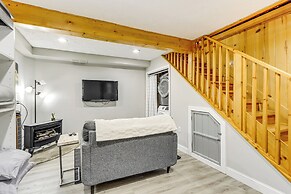 Secluded Mtn-view Cabin w/ Fireplaces in Murphy!