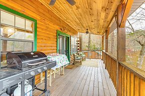 Secluded Mtn-view Cabin w/ Fireplaces in Murphy!