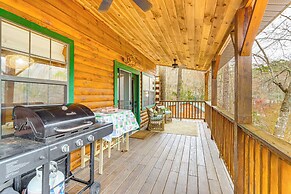 Secluded Mtn-view Cabin w/ Fireplaces in Murphy!
