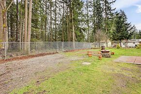 6 Mi to Lake Meridian Park: Auburn Home w/ Yard