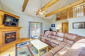 Pet-friendly Cabin w/ Hot Tub in North Carolina!