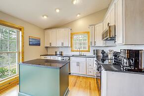 Pet-friendly Cabin w/ Hot Tub in North Carolina!