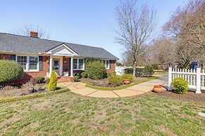 3 Mi to Dtwn Greer: Mountain-view Home!