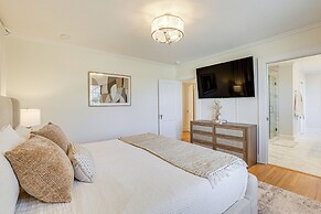 3 Mi to Dtwn Greer: Mountain-view Home!