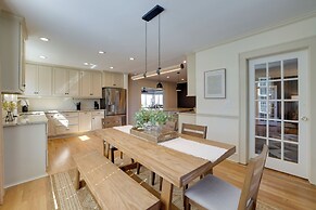 3 Mi to Dtwn Greer: Mountain-view Home!