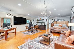 3 Mi to Dtwn Greer: Mountain-view Home!