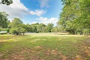 3 Mi to Dtwn Greer: Mountain-view Home!