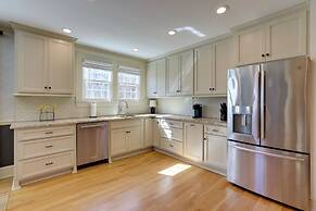 3 Mi to Dtwn Greer: Mountain-view Home!