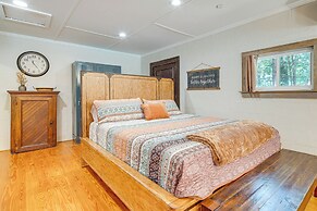 3 Mi to Dtwn Greer: Mountain-view Home!