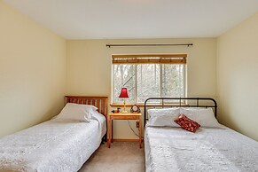 Hot Tub at Townhome on 8th Green in Redmond