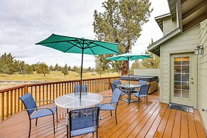 Hot Tub at Townhome on 8th Green in Redmond