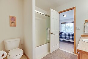 Hot Tub at Townhome on 8th Green in Redmond