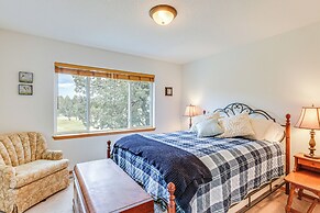 Hot Tub at Townhome on 8th Green in Redmond