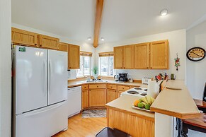 Hot Tub at Townhome on 8th Green in Redmond