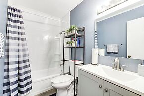 11 Mi to Kincaid Park: Convenient + Cozy Apt!