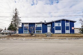 11 Mi to Kincaid Park: Convenient + Cozy Apt!