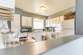 11 Mi to Kincaid Park: Convenient + Cozy Apt!