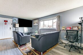 11 Mi to Kincaid Park: Convenient + Cozy Apt!