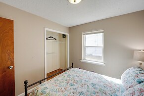 3 Mi to Dtwn Denton: Getaway w/ Furnished Patio!