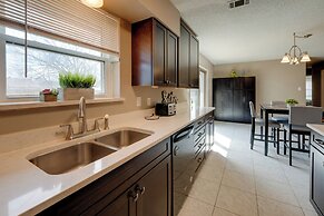 3 Mi to Dtwn Denton: Getaway w/ Furnished Patio!