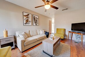 3 Mi to Dtwn Denton: Getaway w/ Furnished Patio!