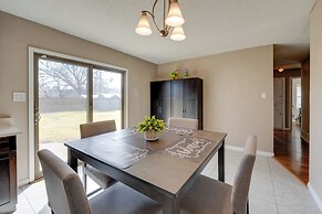 3 Mi to Dtwn Denton: Getaway w/ Furnished Patio!