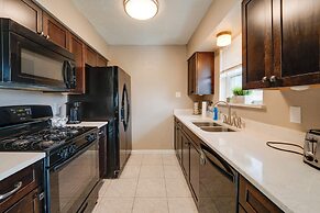 3 Mi to Dtwn Denton: Getaway w/ Furnished Patio!