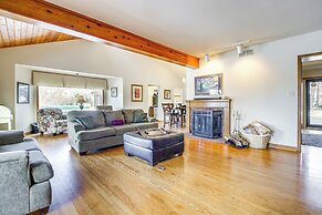 Lake Winnebago Family Retreat: Dock & Deck!