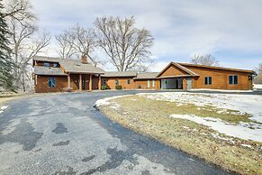 Lake Winnebago Family Retreat: Dock & Deck!