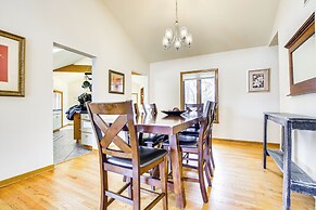 Lake Winnebago Family Retreat: Dock & Deck!