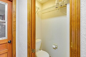 Private Outdoor Oasis: Luxe Palm Coast Retreat