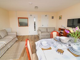 Awalek, Cumber Close