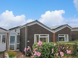 Awalek, Cumber Close