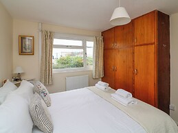 Awalek, Cumber Close