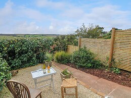 Awalek, Cumber Close