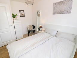 25 St. Benedict Road