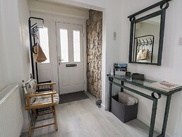 Benllech Bay Cottage