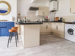 Harbour Lights Apartment